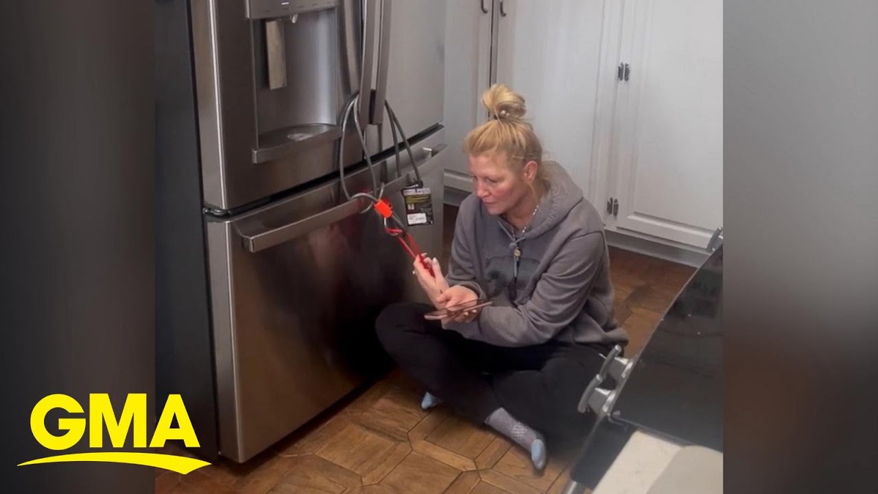 Son locks refrigerator and challenges mom to solve riddle to open it 3