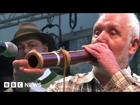 German stag-calling contest takes place in dortmund - bbc news 2