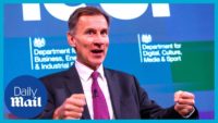 'best tax cut is cut in inflation': chancellor jeremy hunt speech on uk economy 5